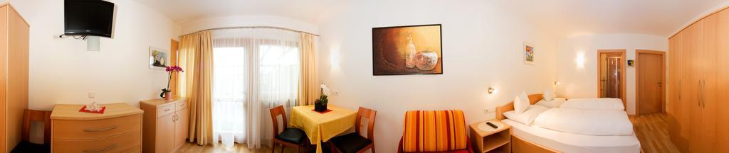 Pizzeria Restaurant Wieser Rasùn di Sotto Buitenkant foto