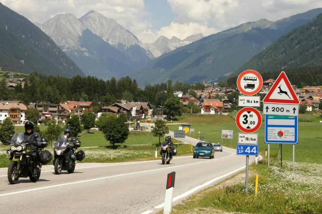 Pizzeria Restaurant Wieser Rasùn di Sotto Buitenkant foto